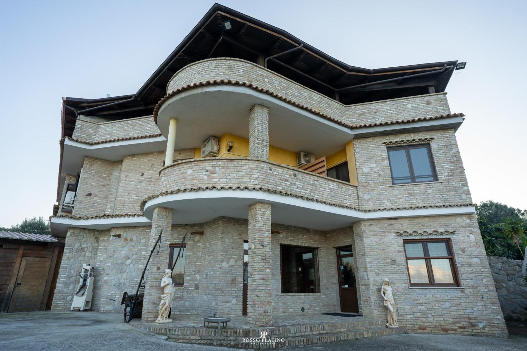 ואסטו Agriturismo Il Tratturo B&B מראה חיצוני תמונה